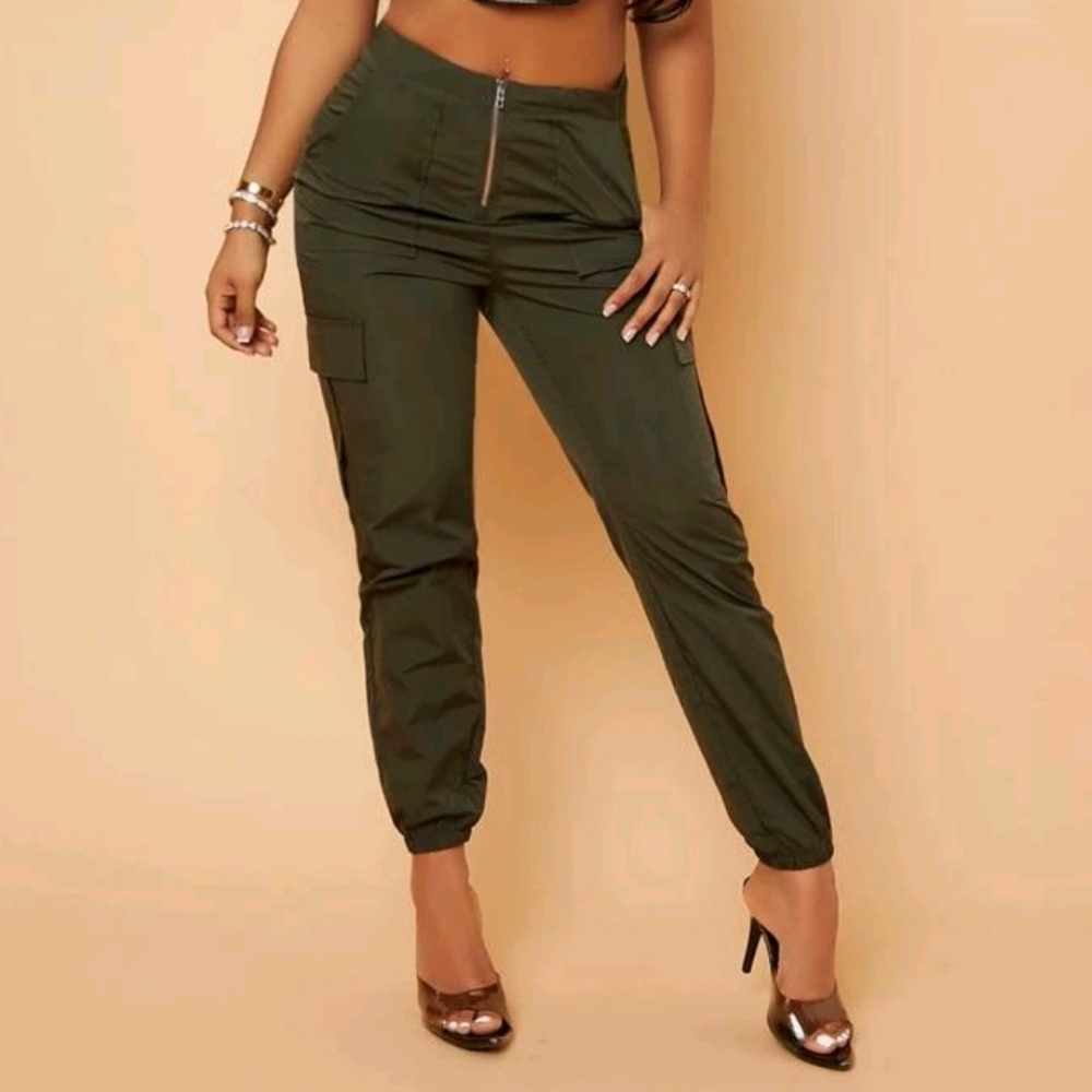 Cargo pants zip up, side pockets